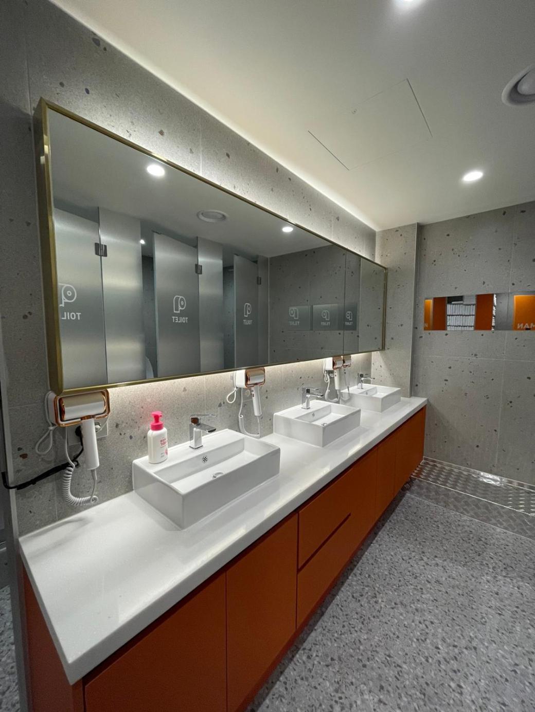 Seoul Cube Myeongdong Hotel Екстериор снимка
