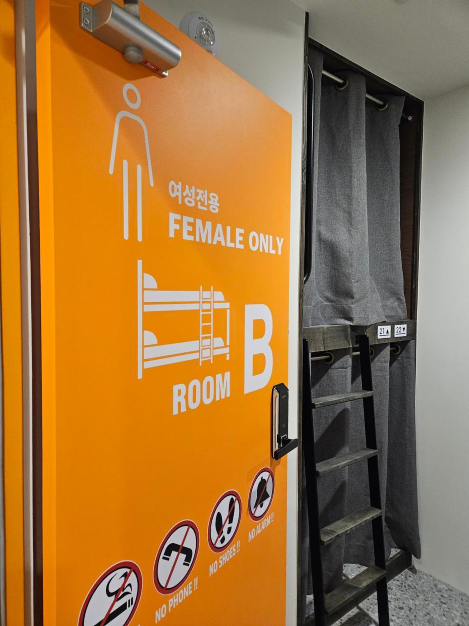 Seoul Cube Myeongdong Hotel Екстериор снимка